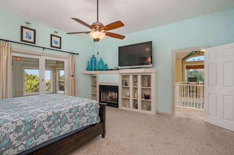 SH157: Chase-n-Grace | TL Bedroom 4 - King, Private Bath, Sun Room Access