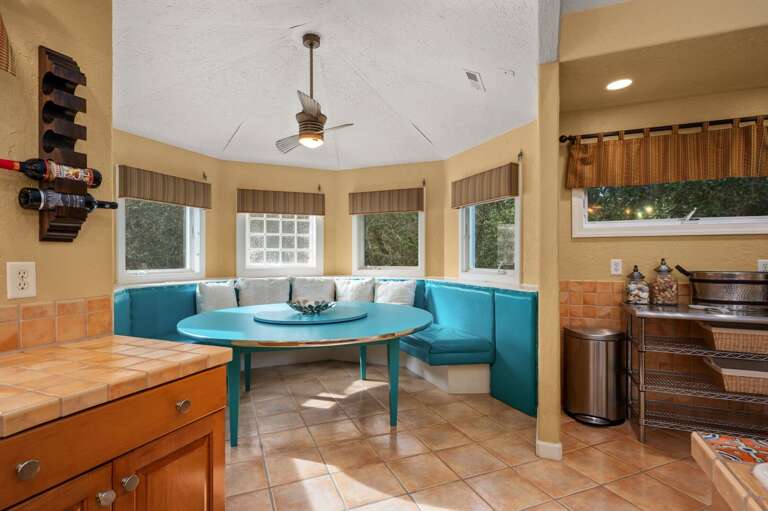 SH157: Chase-n-Grace | TL Dining Nook