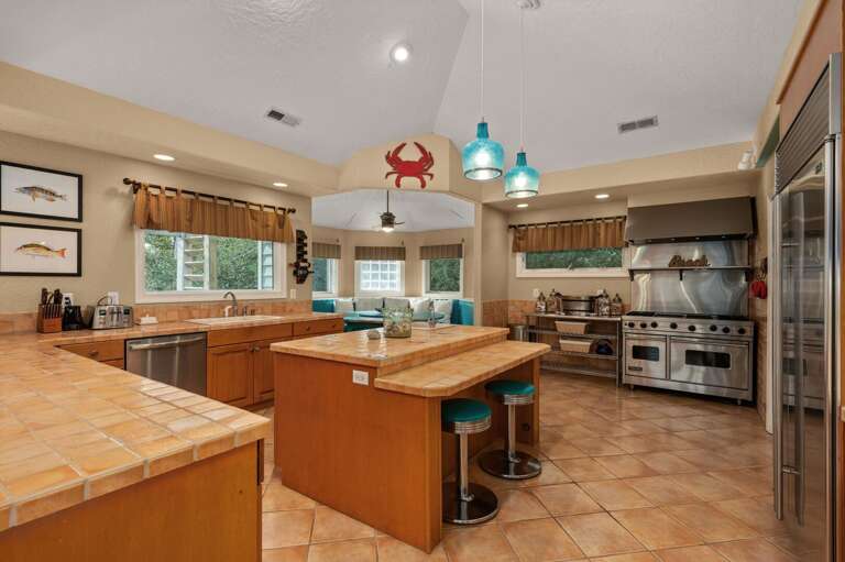 SH157: Chase-n-Grace | TL Kitchen Area