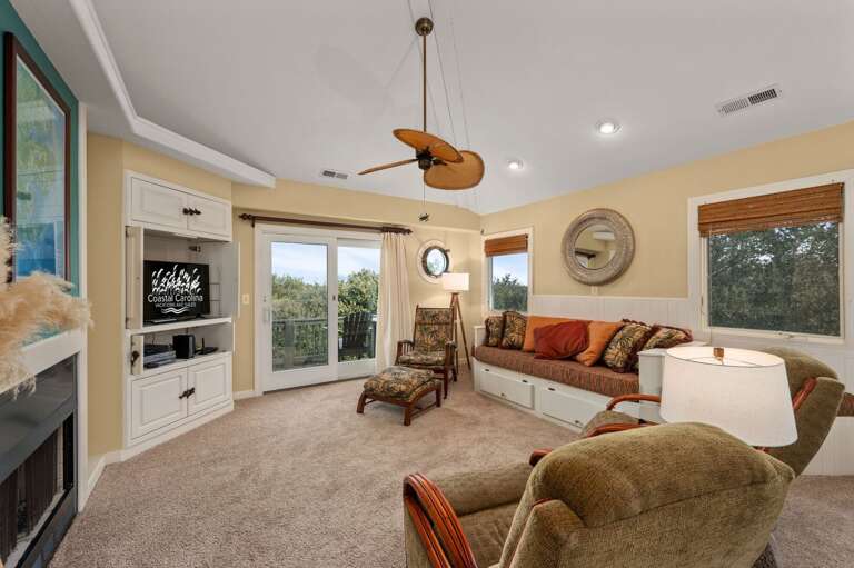 SH157: Chase-n-Grace | TL Living Area, Deck Access