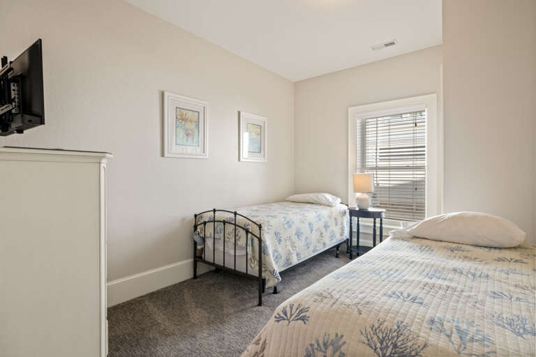 SNH345: Take It To The Limit | LL Bedroom 3- Two Twin Beds, Deck Access