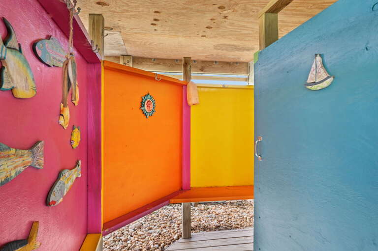 WH476: Second Wind | Enclosed Outdoor Shower