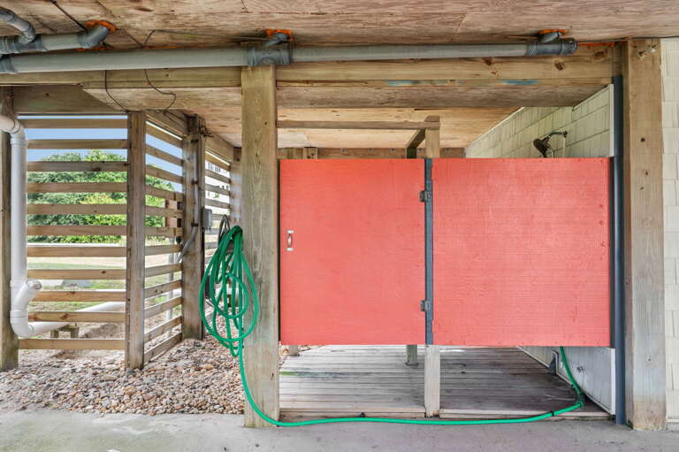 WH476: Second Wind | Enclosed Outdoor Shower