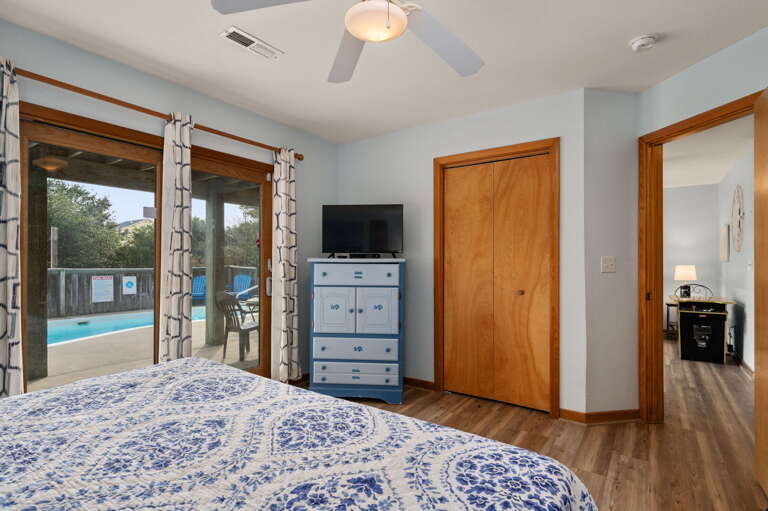 WH567: Sunshine Daydream | LL Bedroom 1 - King, Shared Full Bath, Pool Deck Access