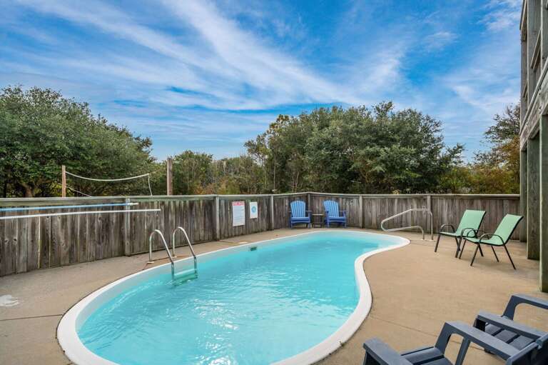 WH567: Sunshine Daydream | Pool Deck