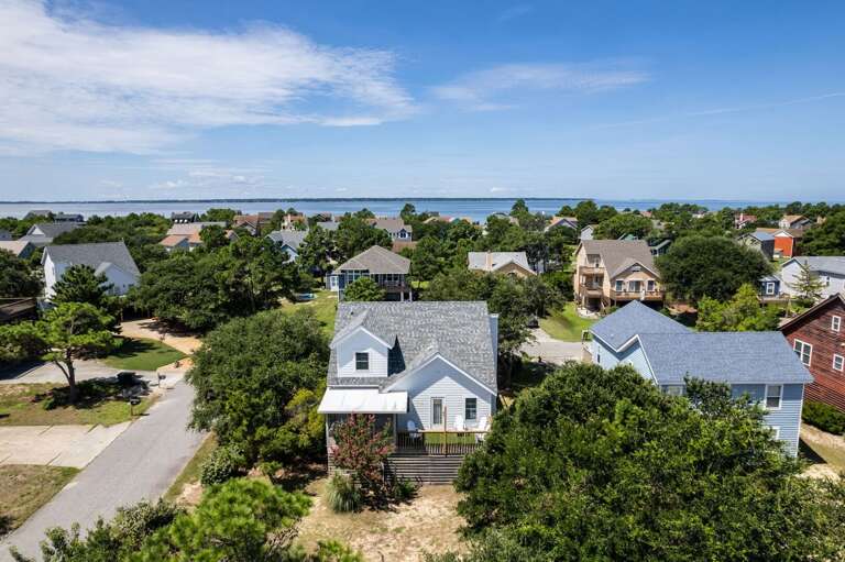 NH515: Club Paradise | Rear Exterior