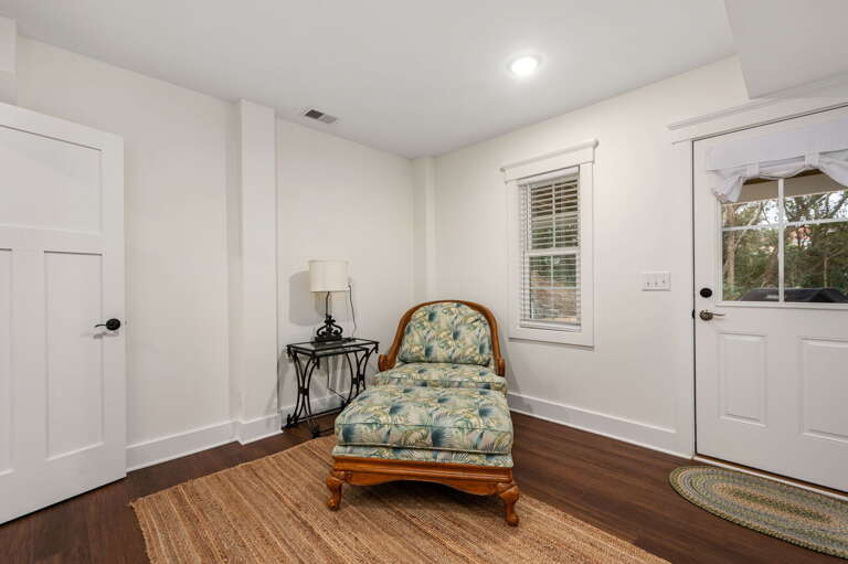 KH252: Between the Cs | LL Den