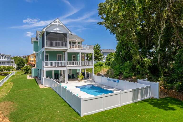 KH252: Between the Cs | Private Pool Deck