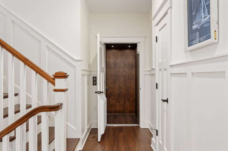 KH252: Between the Cs | TL Elevator - Access to All Floors