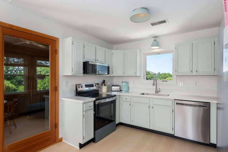 SH153: Sandy Sea View | TL Kitchen Area - Access to Sun Room/Den SH153: Sandy Sea View | TL Kitchen Area - Access to Sun Room/Den