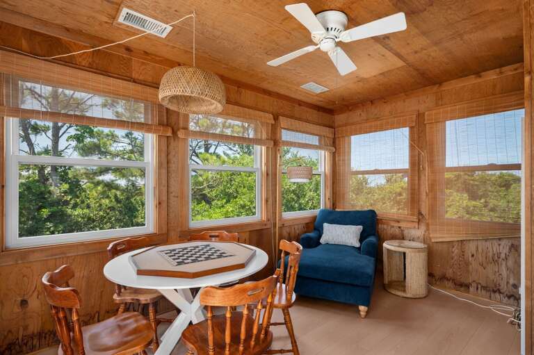 SH153: Sandy Sea View | TL  Sun Room/Den SH153: Sandy Sea View | TL  Sun Room/Den