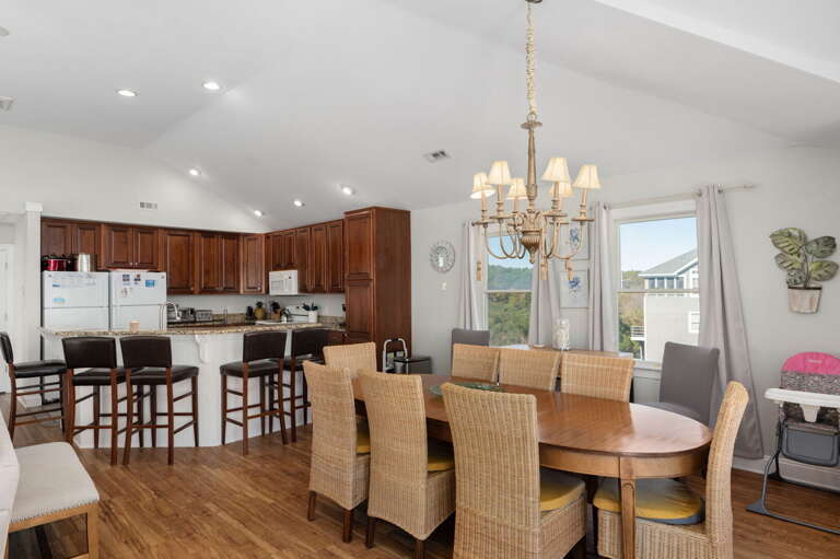 SNH263: Gone Coastal | TL Dining Area - Seating for 8, Deck Access