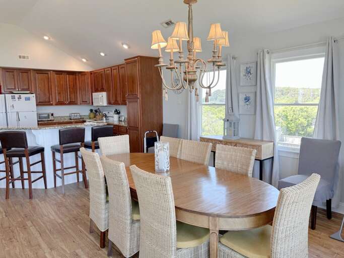 SNH263: Gone Coastal | TL Dining Area - Seating for 8, Deck Access