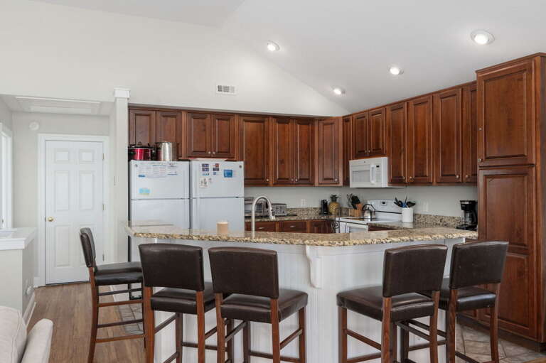 SNH263: Gone Coastal | TL Kitchen Area - Island Seating for 5