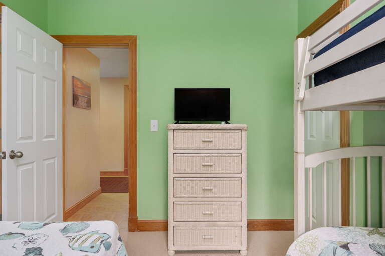 CC230: A Shore Thing | LL Bedroom 2 - Bunk Bed, Twin, Semi-Private Bath