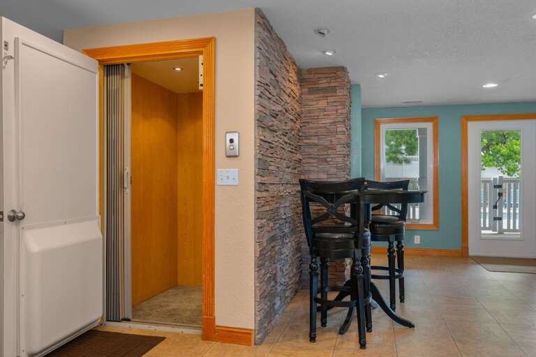 CC230: A Shore Thing | LL Elevator Access (Goes to all floors)