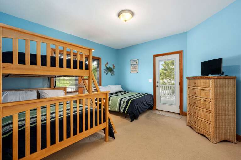 CC230: A Shore Thing | ML Bedroom 5- Pyramid Bunk Bed, Full Bed, Shared Bath, Deck Access