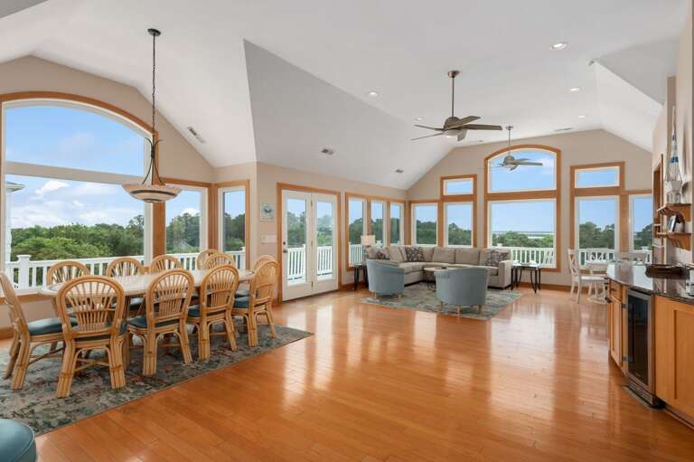 CC230: A Shore Thing | TL Dining Area- Seating for 10