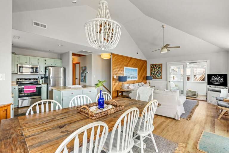 SNH503: Blue Pearl | TL Dining Area - Seating for 8, Deck Access SNH503: Blue Pearl | TL Dining Area - Seating for 8, Deck Access