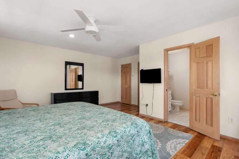 DK202: Quackin n Relaxin | ML Bedroom 1 - King, Private Bath, Deck Access DK202: Quackin n Relaxin | ML Bedroom 1 - King, Private Bath, Deck Access