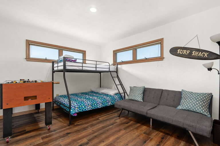 DK202: Quackin n Relaxin | ML Bedroom 2 - Pyramid Bunk Bed DK202: Quackin n Relaxin | ML Bedroom 2 - Pyramid Bunk Bed