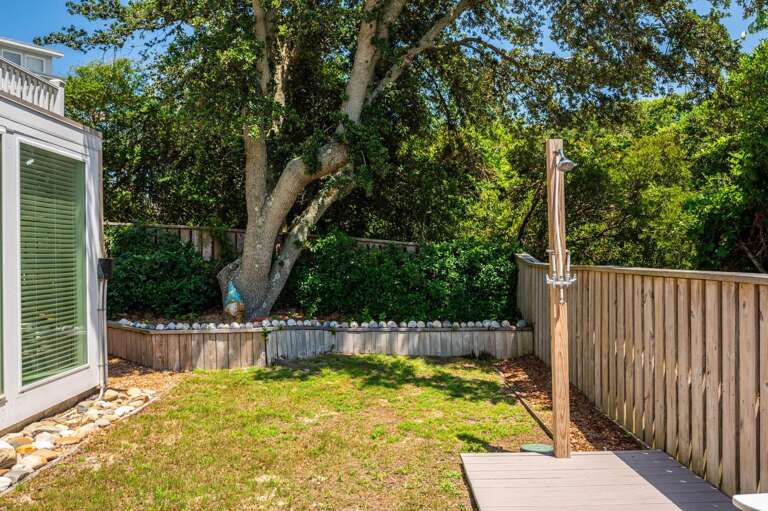 DK290: Point of View | Non-Enclosed Outdoor Shower