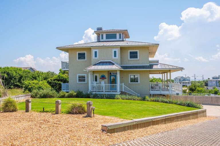 DK290: Point of View | Front Exterior