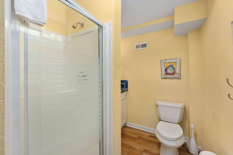 DK290: Point of View | LL Full Bath