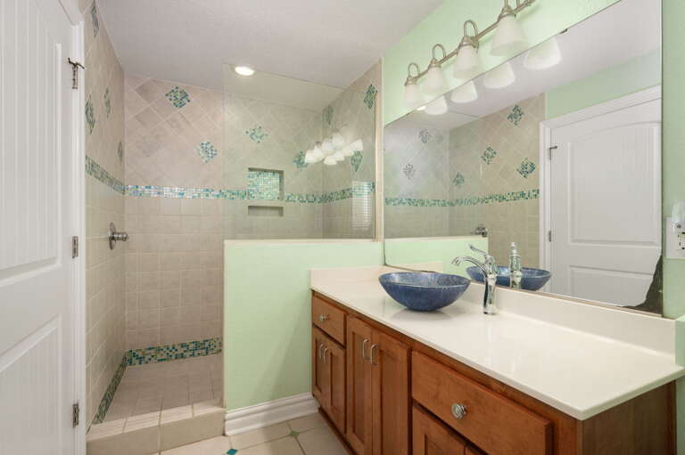 DK290: Point of View | ML Bedroom 2 - Private Bath