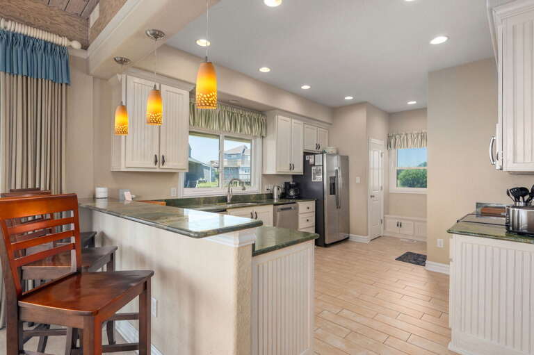 DK290: Point of View | ML Kitchen Area - Island Seating for 3