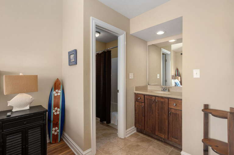 DK290: Point of View | TL Bedroom 4 - Queen, Private Bath, Deck Access