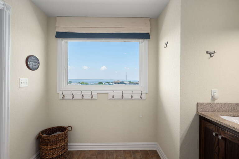 DK290: Point of View | TL Bedroom 5 - King, Private Bath, Deck Access