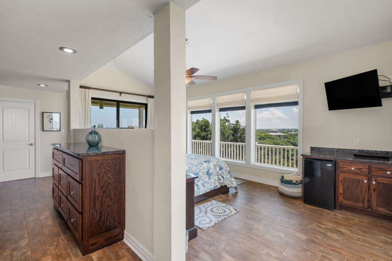 DK290: Point of View | TL Bedroom 5 - King, Private Bath, Deck Access