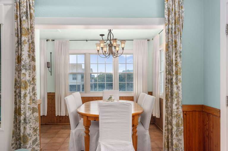 DK347: "Ehh, What's up, Duck" | Dining Area - Seating for 6
