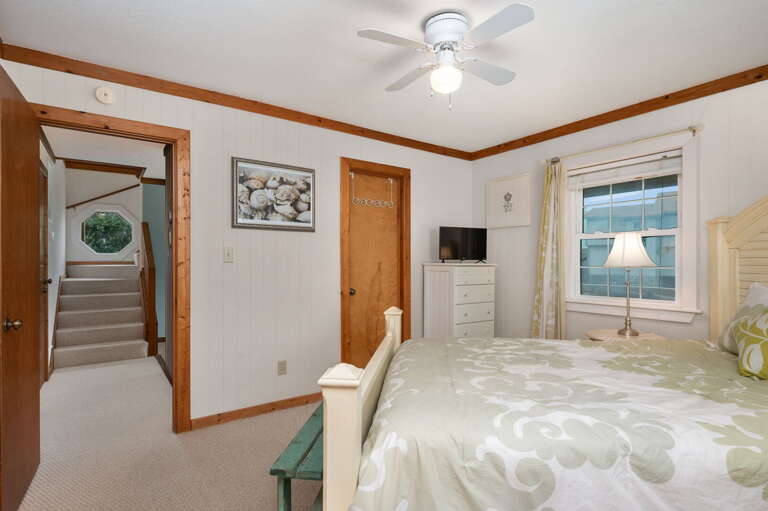 DK347: "Ehh, What's up, Duck"| ML Bedroom 2 - Queen