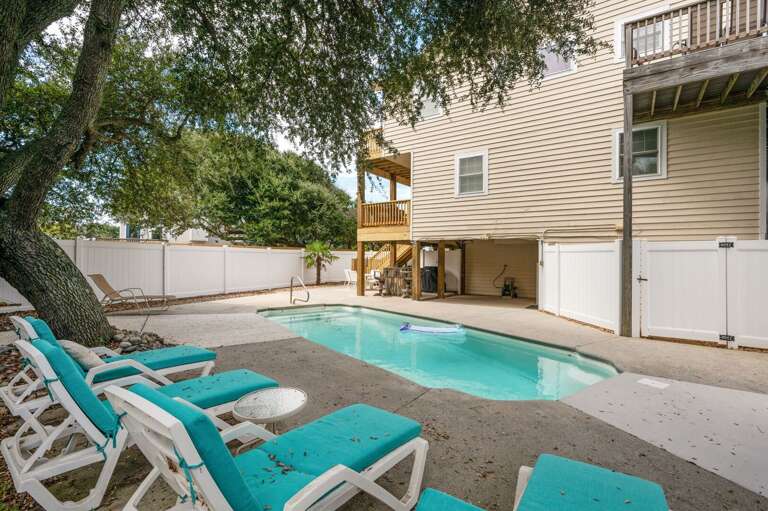 DK347: "Ehh, What's up, Duck" | Private Pool Deck