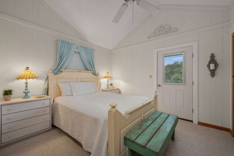 DK347: "Ehh, What's up, Duck" | TL Bedroom 4 - Queen, Semi-Private Bath, Deck Access