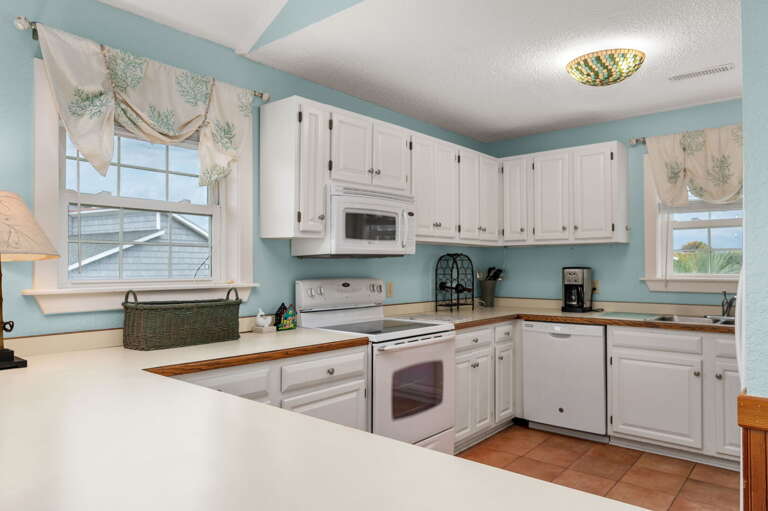 DK347: "Ehh, What's up, Duck" | TL Kitchen Area