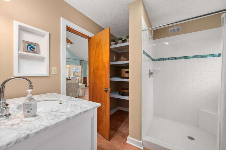 DK347: "Ehh, What's up, Duck" | TL Shared Bath