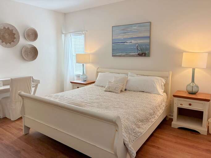 MB67: Coast to Coast | LL Bedroom 1 - King, Private Bath MB67: Coast to Coast | LL Bedroom 1 - King, Private Bath