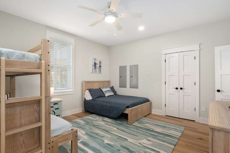 NH369: Nags Head 369 | LL Bedroom 1 - Pyramid Bunk, Double Bed, Private Bath