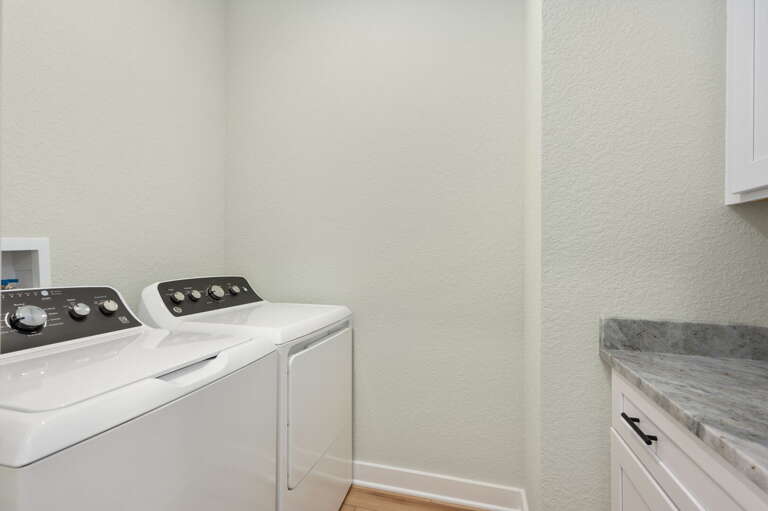 NH369: Nags Head 369 | LL Laundry Area