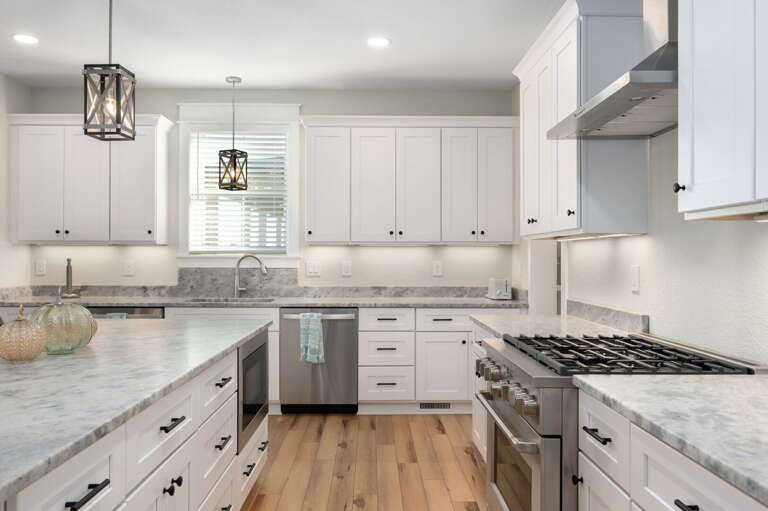 NH369: Nags Head 369 | ML Kitchen Area - Island Seating for 4