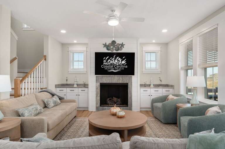 NH369: Nags Head 369 | ML Living Area - Deck Access