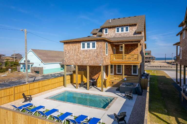 NH369: Nags Head 369 | Rear Exterior