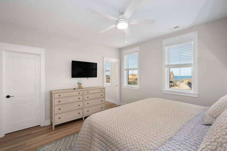 NH369: Nags Head 369 | TL Bedroom 4 - King, Private Bath (Shower Only)