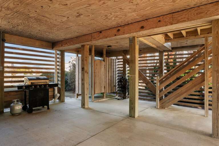 DK205: The Ranch | Carport - Enclosed Outdoor Shower