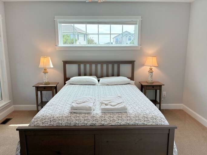 DK205: The Ranch | ML Bedroom 1 - Queen, Shared Bath DK205: The Ranch | ML Bedroom 1 - Queen, Shared Bath