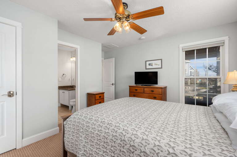 DK205: The Ranch | ML Bedroom 1 - Queen, Shared Bath