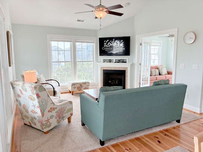 DK205: The Ranch | TL Living Area (Fireplace not for guest use) DK205: The Ranch | TL Living Area (Fireplace not for guest use)